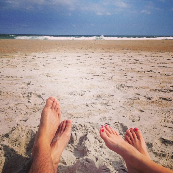 feet-at-the-beach