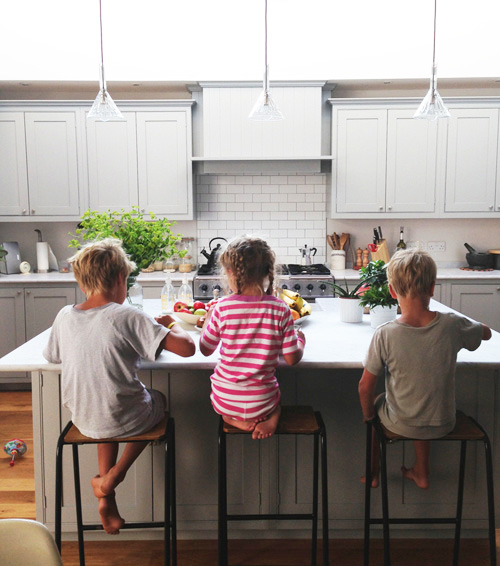 kids-in-kitchen