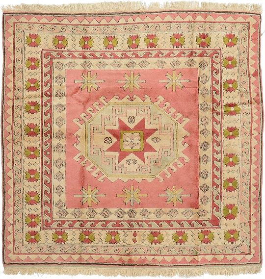 pink-vintage-rug