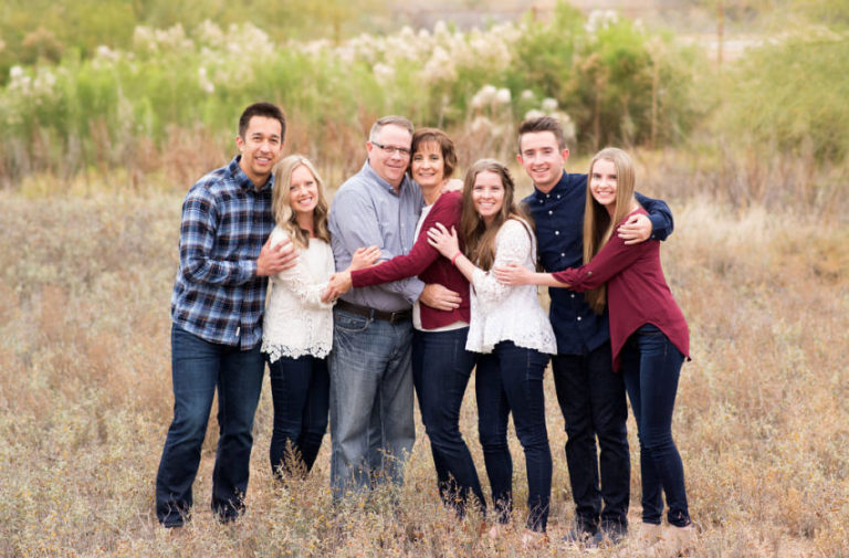 What to wear for large group family photos - Em for Marvelous